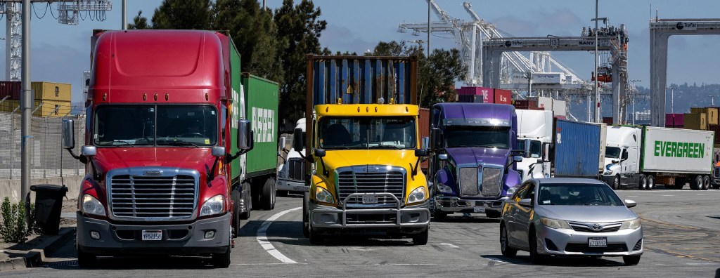 Trucking Bankruptcies Spike as Tariffs Quash Post-Pandemic&nbsp;Boom