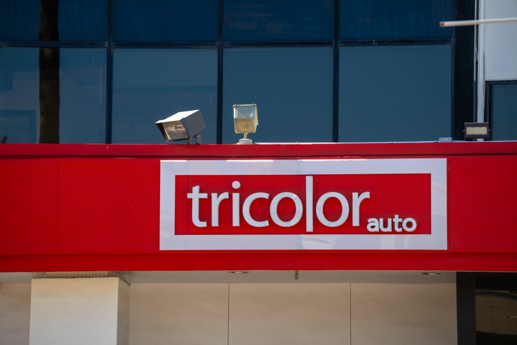Tricolor Implosion Pits Wall Street Against Immigrant Car&nbsp;Buyers